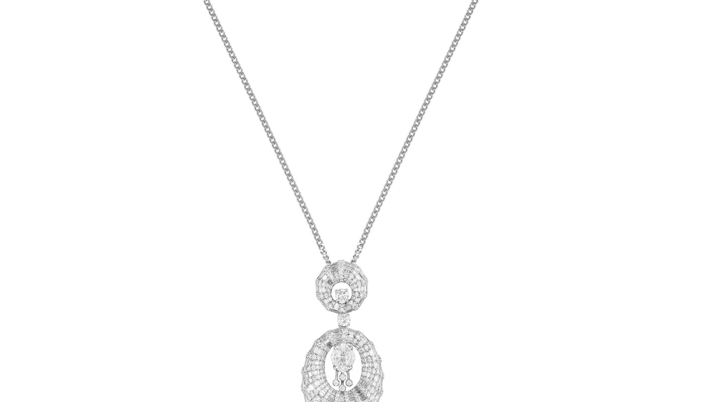 diamond-pendant-necklace-in-white-gold