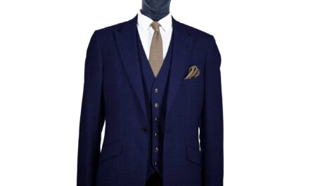 set knitted burgundy tie and pocket square uk