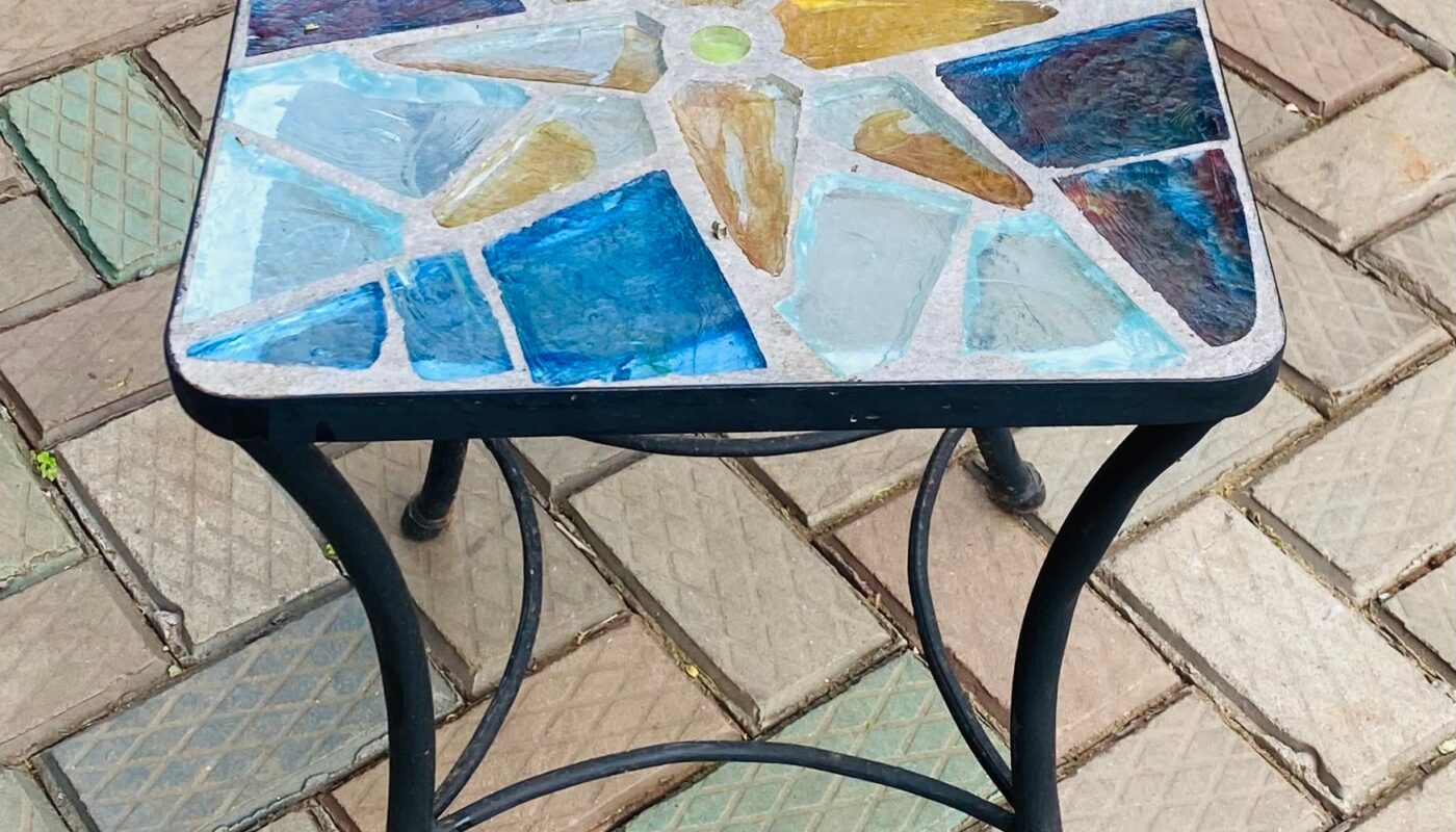 round glass side table