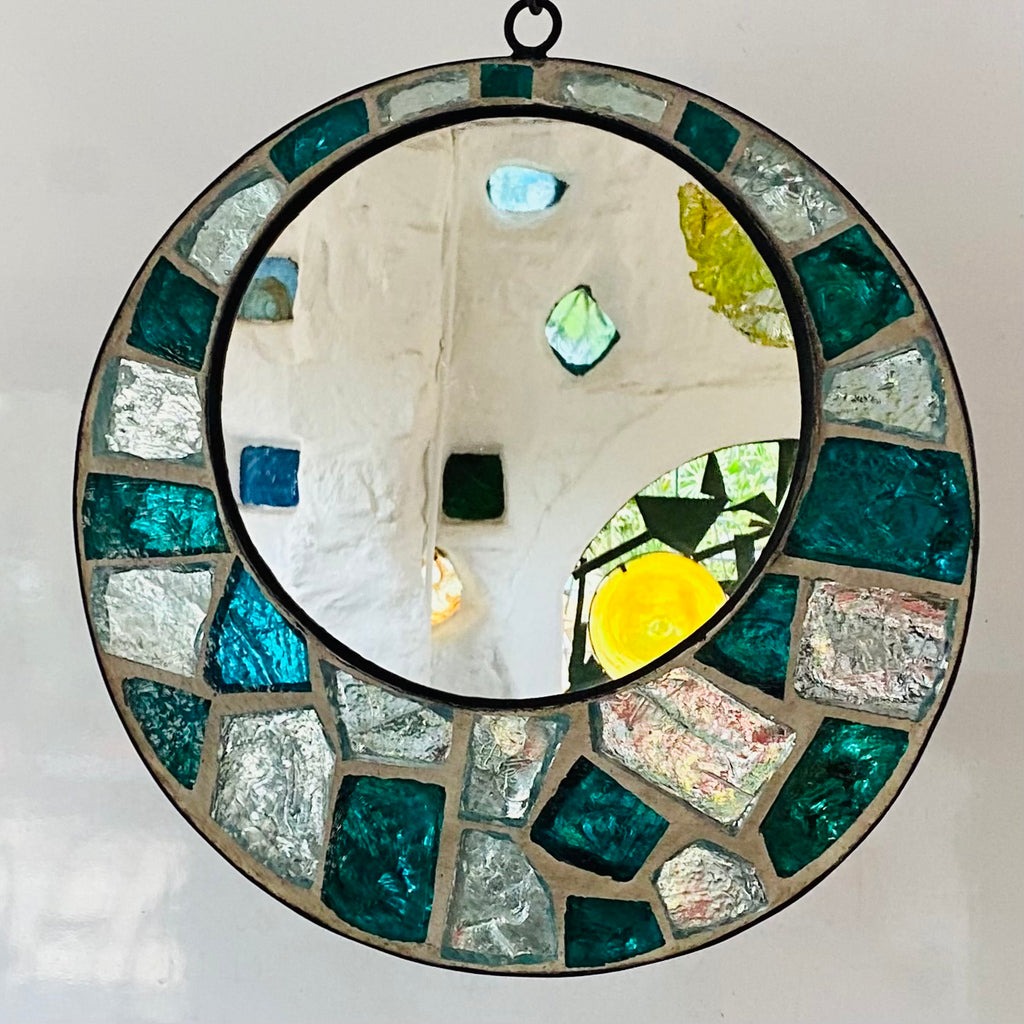 Glass Furniture in Modern Living: A Sustainable and Artistic Approach sustainable furniture